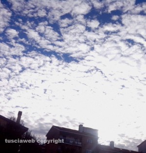 Viterbo - Il cielo pieno di nuvole su Santa Barbara