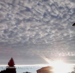 Viterbo - Il cielo pieno di nuvole su Santa Barbara