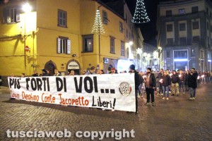 Viterbo - La fiaccolata di CasaPound di solidarietà con "Ervin, Dighino, Conte e Jacopetto"