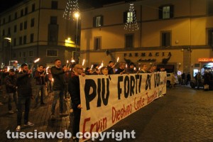 Viterbo - La fiaccolata di CasaPound di solidarietà con "Ervin, Dighino, Conte e Jacopetto"