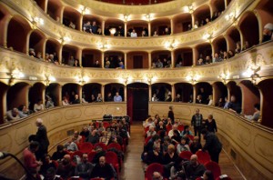 Teatro Boni - Il pubblico allo spettacolo di Nada