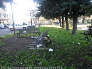 Le panchine del parco di Santa Barbara