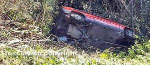 Gallese - L'auto finita nel dirupo