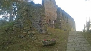 Marta - Le antiche mura di Castello Araldo