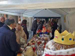 Gli stand natalizi della Cna in piazza del Comune