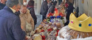 Gli stand natalizi della Cna in piazza del Comune