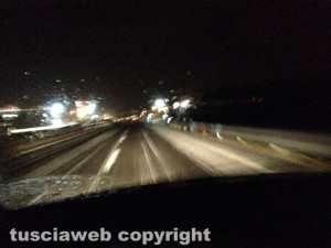 La superstrada ghiacciata all'uscita Bomarzo-Soriano