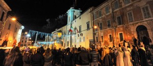 Tarquinia addobbata per Natale