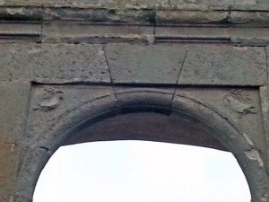 San Martino al Cimino - Sfregiata la porta