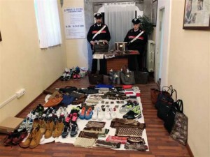 La merce sequestrata dai carabinieri