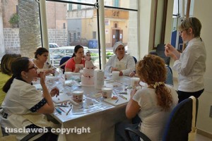 Chicca d'Errico docente a un corso di cake design