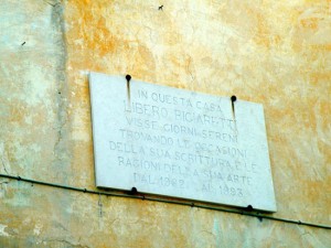 La targa dedicata a Libero Bigiaretti