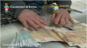 Roma - Spaccio a Tor Bella Monaca - Operazione di finanza e carabinieri