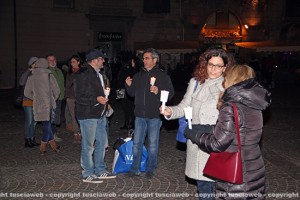 La fiaccolata per Charlie