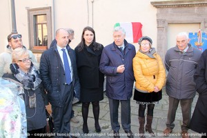 Viterbo bombardata - La cerimonia a palazzo del Drago