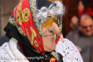 Viterbo - La Calza della Befana più lunga del mondo