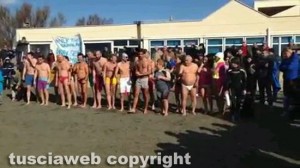 Montalto di Castro - Capodanno - Il tuffo collettivo in mare