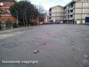 Viterbo - Botti inesplosi nella pista di pattinaggio del Barco