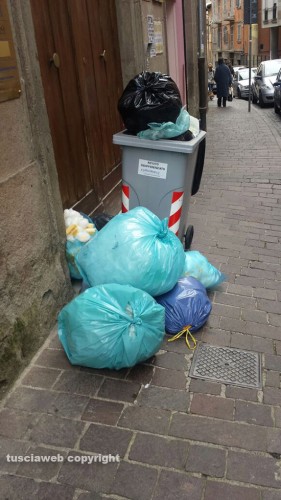Viterbo - Rifiuti in via Matteotti