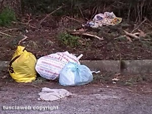 Viterbo - Rifiuti nel quartiere Villanova