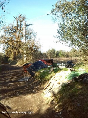 Viterbo - Rifiuti nel quartiere Villanova