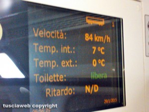 Il pannello che indica la temperatura all'interno del treno