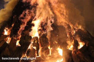 Bagnaia - Il sacro fuoco di Sant'Antonio
