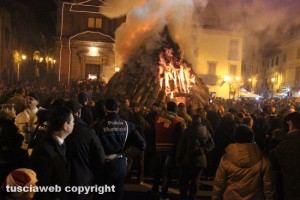 Bagnaia - Il sacro fuoco di Sant'Antonio