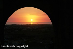 Tramonto di fuoco a Tarquinia