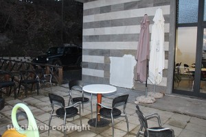 Bar Pitstop di San Martino al Cimino  -  La breccia aperta dai ladri richiusa
