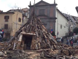 Bagnaia - Sacro fuoco di Sant'Antonio - La preparazione