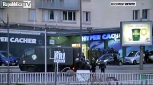 Parigi - Il blitz nel negozio kosher di Vincennes