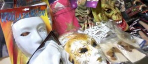 Maschere e costumi sequestrati dalla finanza