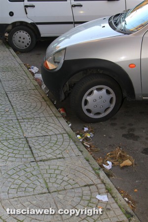 Viterbo - Rifiuti al quartiere Pilastro