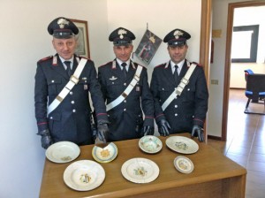 Valentano - I reperti sequestrati dai carabinieri