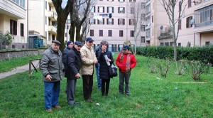 L'assessora Saraconi al parco del Pilastro con i residenti