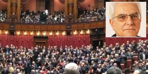 Il parlamento - Nel riquadro il presidente della Repubblica, Sergio Mattarella