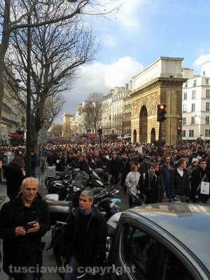 Parigi in marcia contro il terrorismo