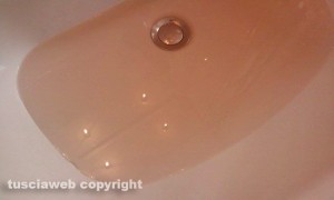 Fabrica di Roma - Acqua sporca dai rubinetti