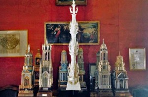 Il bozzetto di Gloria nell'ufficio del sindaco