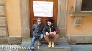 Viterbo - Precari in protesta sotto la Provincia
