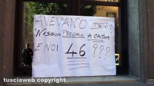 Viterbo - Precari in protesta sotto la Provincia