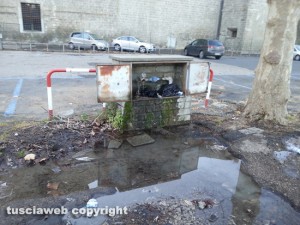 Viterbo - Il degrado al parcheggio di Rocca Albornoz