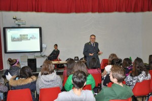 Canino - Educazione alla legalità - La guardia di finanza nelle scuole