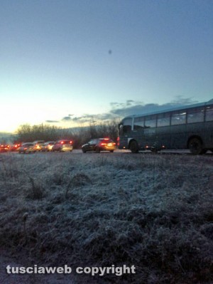 Neve e ghiaccio - Traffico in tilt sulla Cassia