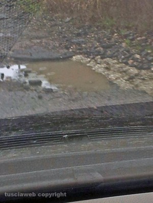 Viterbo - Una delle tantissime buche sulle strade