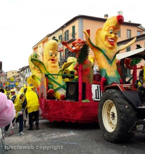 Montefiascone - I carri di Carnevale