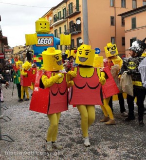 Montefiascone - I carri di Carnevale