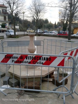 Vitorchiano - La fontana non terminata in piazza Monti Cimini