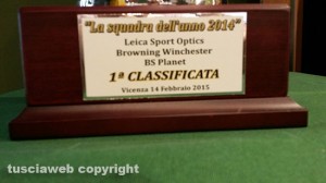 La coppa vinta dai cacciatori per i denti di cinghiale più grandi d'Italia